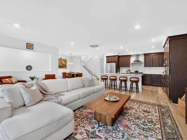 6810 Chroma Ct, San Jose, CA 95119