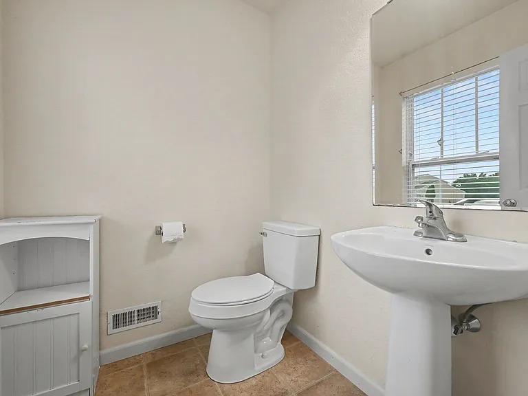 352 Laurel Wood St — Photo 6