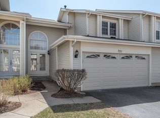 721 Sturnbridge Ln, Schaumburg, IL