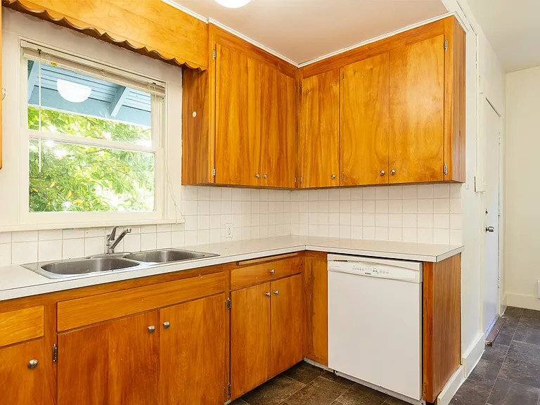 Evanston Apartments - Located on the north side of Fremont — Photo 23