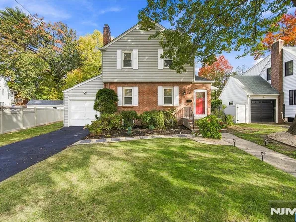 699 Kent Avenue, Teaneck, NJ 07666