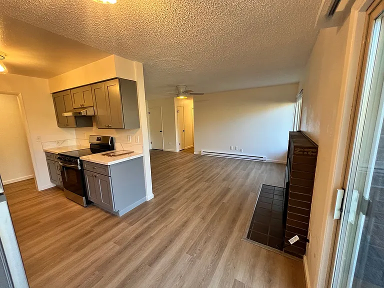 The Clairmont — Photo 6