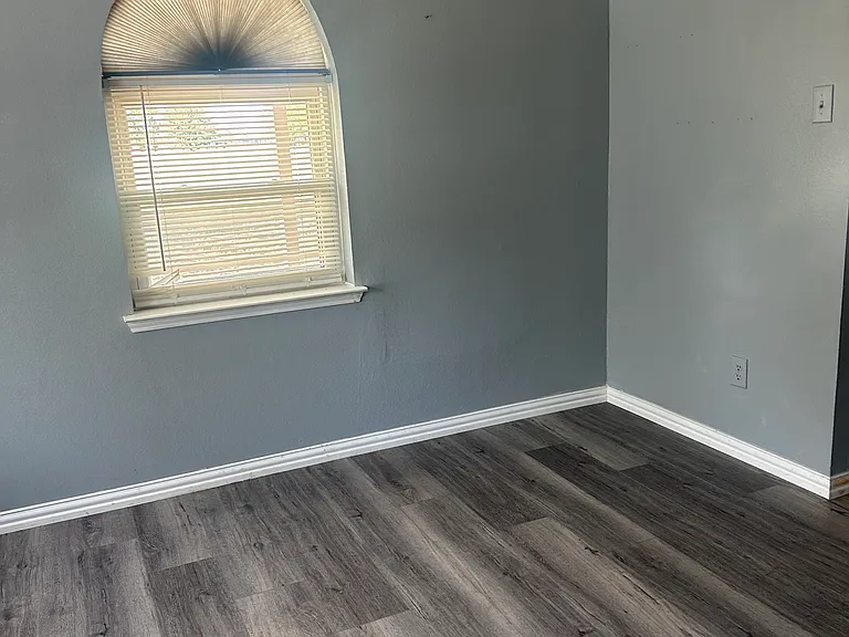 4412 W Dickson Ln — Photo 10