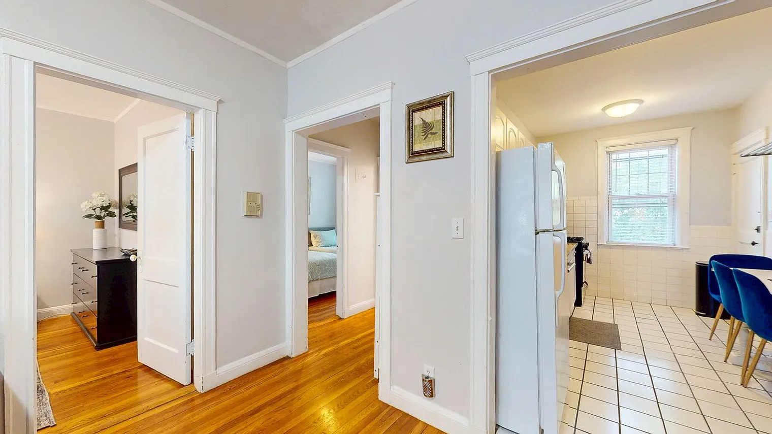 2 bed, 1.0 bath, 742 sqft, $7,082 — Photo 4