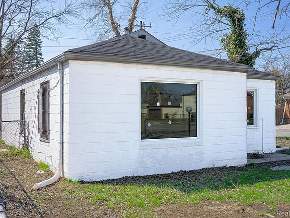 2nd image of 20255 Santa Rosa Dr