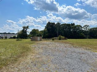 945 Riverbend Rd, Dalton, GA 30721