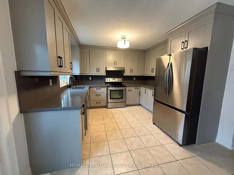 31 Middlecote Dr — Photo 23