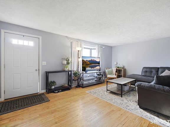 5th image of 8 Manor Road