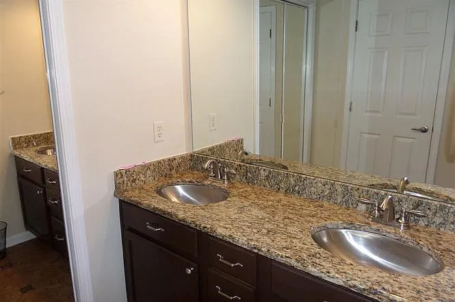 2033 Winston Diamond Ct — Photo 14