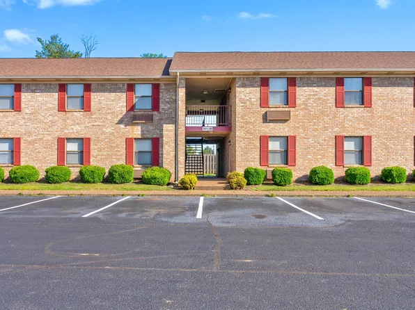 100 Laurel Cove Dr, Hopkinsville, KY