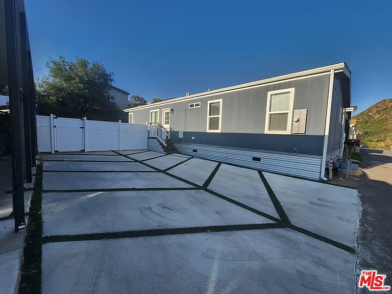 30473 Mulholland Hwy #164 — Photo 2