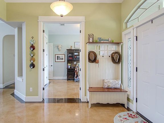 4th image of 125 N El Campo Dr