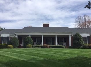 1830 2nd St NW, Hickory, NC 28601