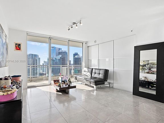 4th image of 90 SW 3rd St APT 4301