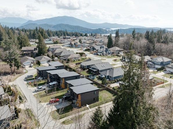 895 Trower Ln, Gibsons, BC V0N 1V9