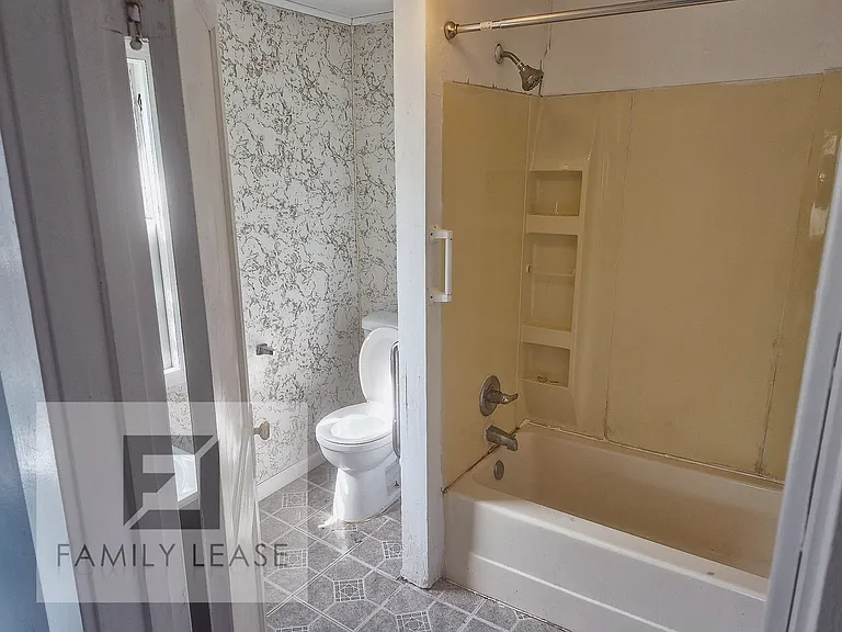 1100 Sherman Ave — Photo 25
