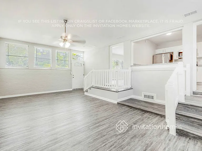 2459 Mercer Cir S — Photo 11
