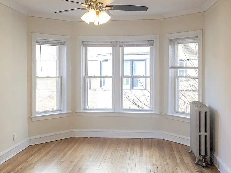 3913 N Pine Grove Ave #3E — Photo 3