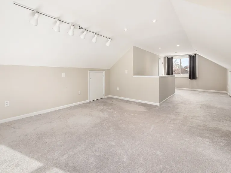 316 E Weisheimer Rd — Photo 16