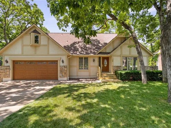 6930 Albervan St, Shawnee, KS 66216