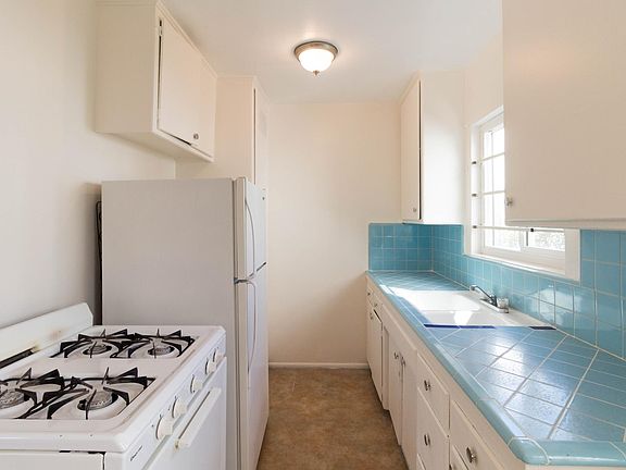 5th image of 2225 Branden St APT 1