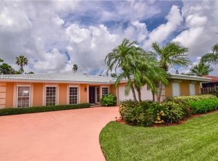 11533 Pine St, Seminole, FL 33772