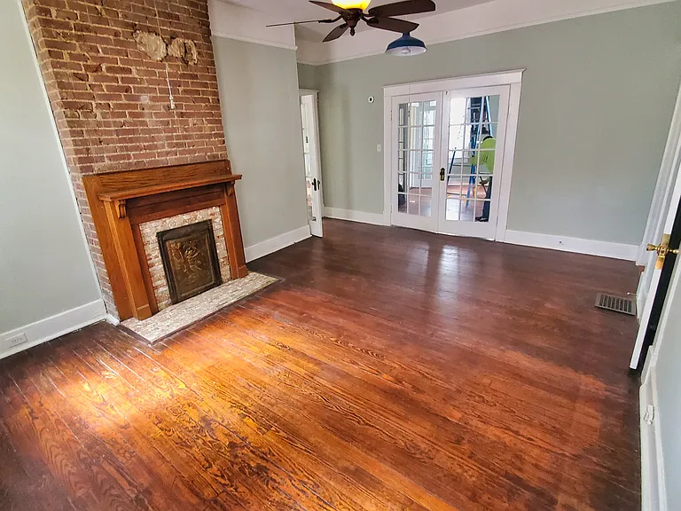 1552 Monroe Ave — Photo 9