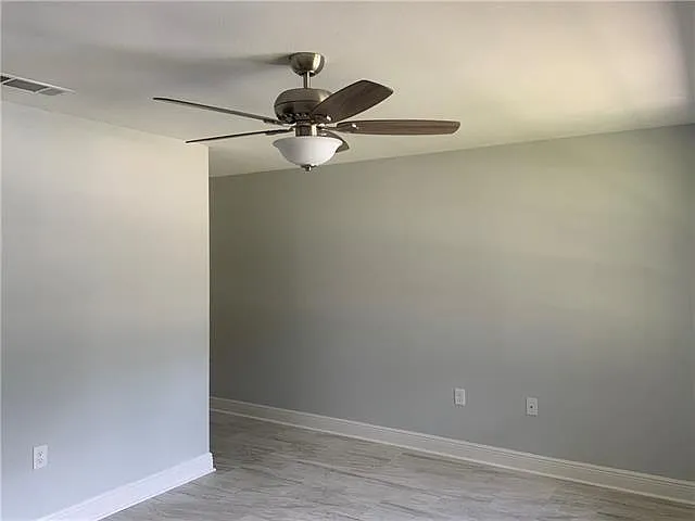 3 bed, 1.5 bath, 936 sqft, $1,650 — Photo 2
