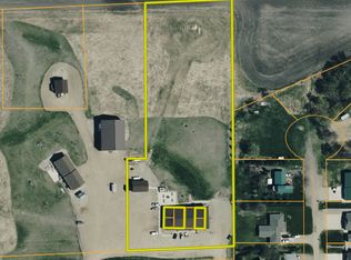 704 Elmwood Rd Unit 4, Devils Lake, ND 58301