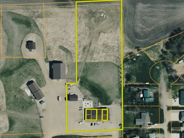 704 Elmwood Rd Unit 7, Devils Lake, ND 58301