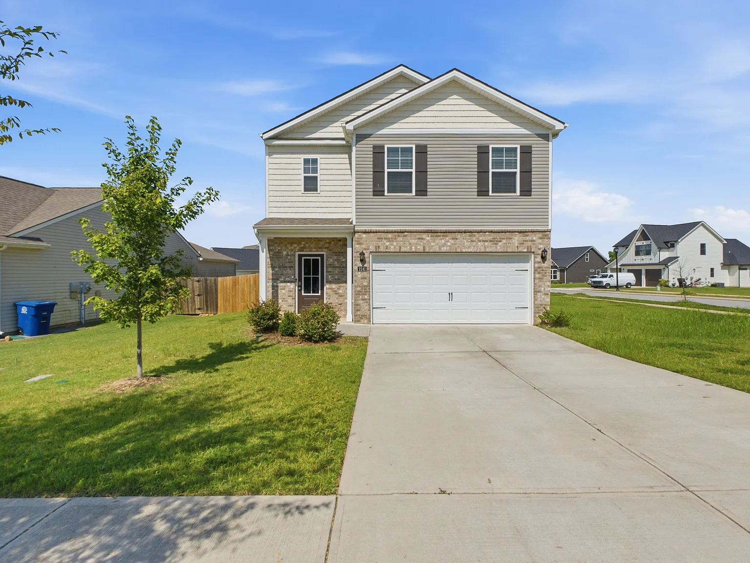 5 bed, 2600 sqft, $2,495 — Photo 3