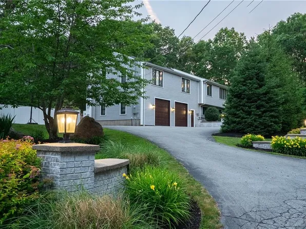 40 Lazywood Ln, Tiverton, RI 02878