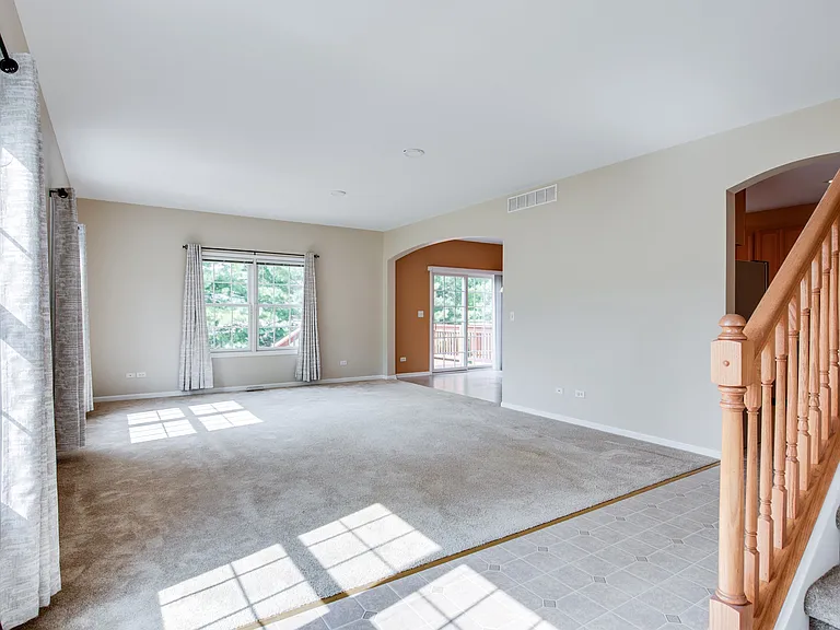 662 Chaney Ct — Photo 2