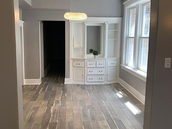 4th image of 1325 S Avers Ave #2