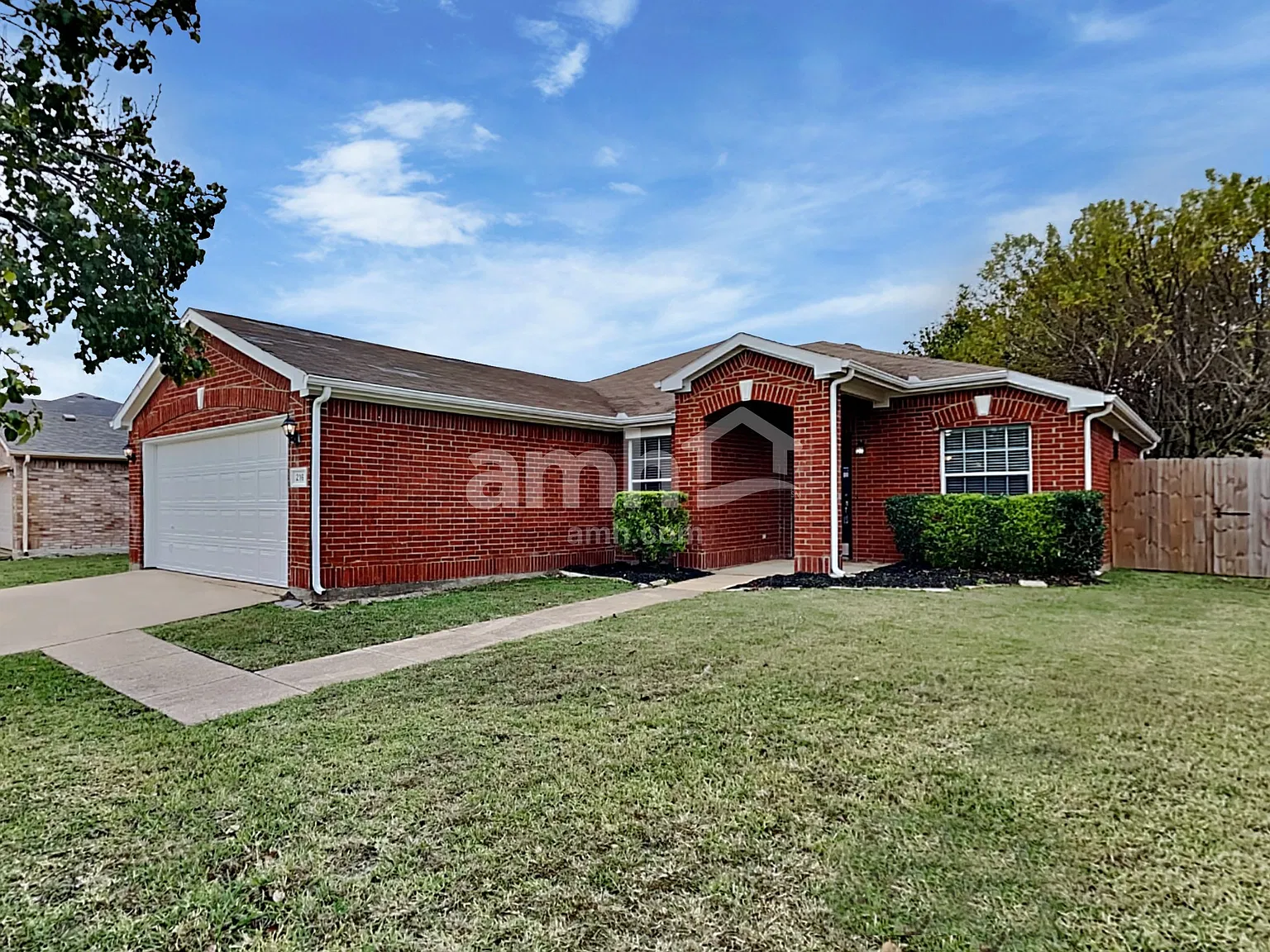 3 bed, 2.0 bath, 1568 sqft, $2,020 — Photo 1