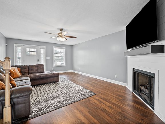 5th image of 805 Macon Ln