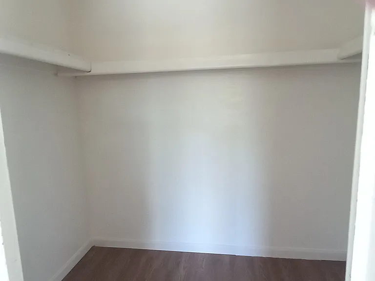 915 W Miner St — Photo 26