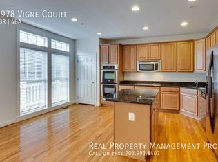 7978 Vigne Ct, Vienna, VA 22182