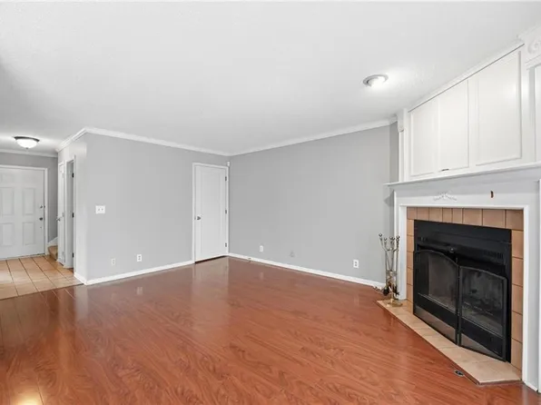 7460 Nall Ave, Prairie Village, KS 66208