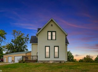 1693 Old 6 Rd, Brooklyn, IA 52211