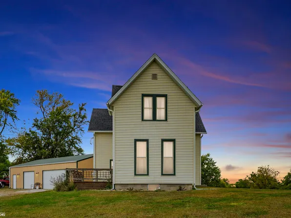 1693 Old 6 Rd, Brooklyn, IA 52211