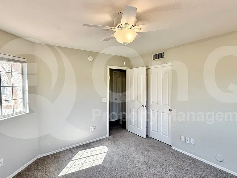 1481 E Cheyenne St — Photo 23