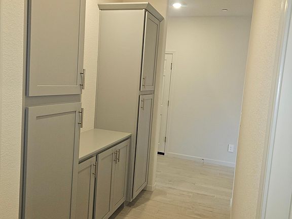 4th image of 2986 Girdwood St