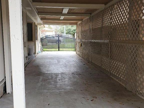 4th image of 1009 Bodgers Dr