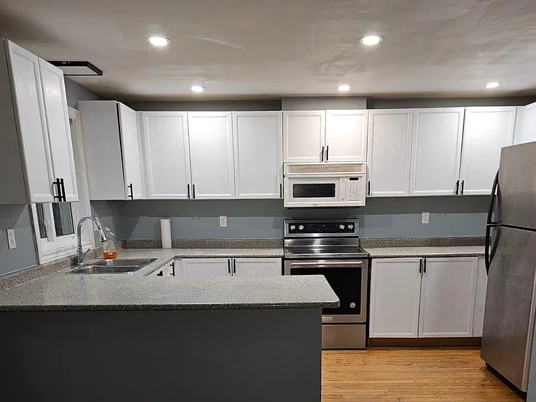 23 Ferguson Dr — Photo 2
