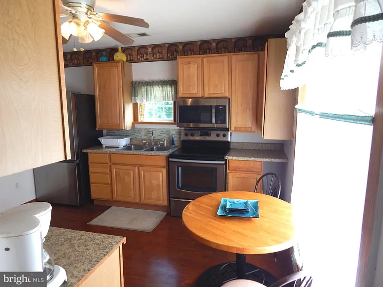 2553 Warm Springs Rd — Photo 2