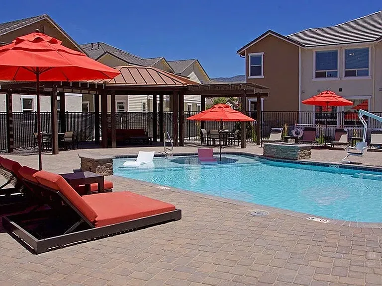 Silverado Apartments — Photo 7