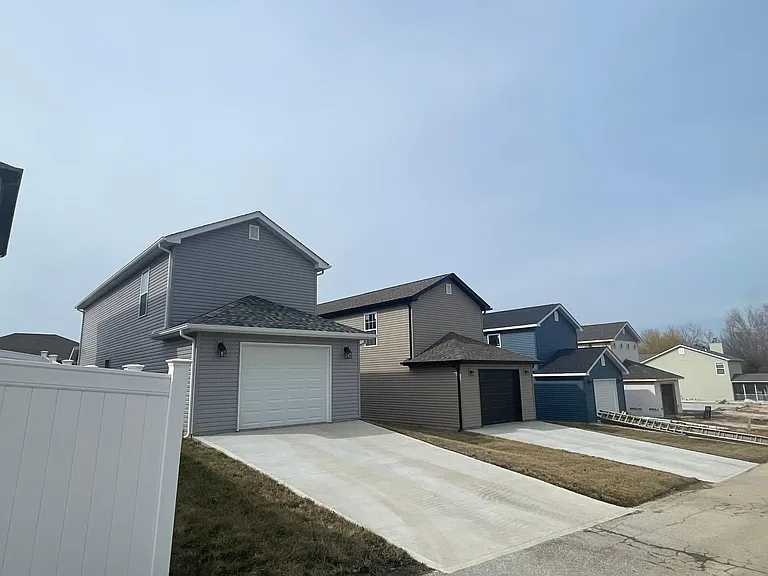 38 Brookmoore — Photo 20