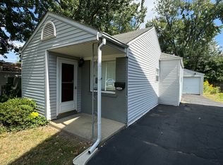 4006 Kent Rd, Royal Oak, MI 48073