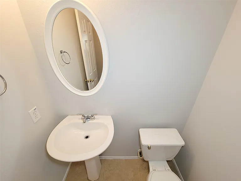 19726 Lindenfield Ct — Photo 27